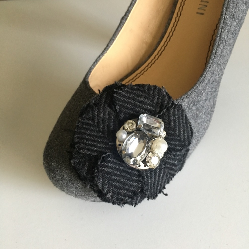 Gianni Bini Jewel Detailed Platform Pumps - Size 6 - Picture 7 of 7